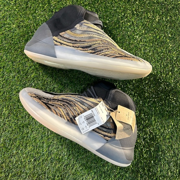 Yeezy QNTM - Picture 1 of 6